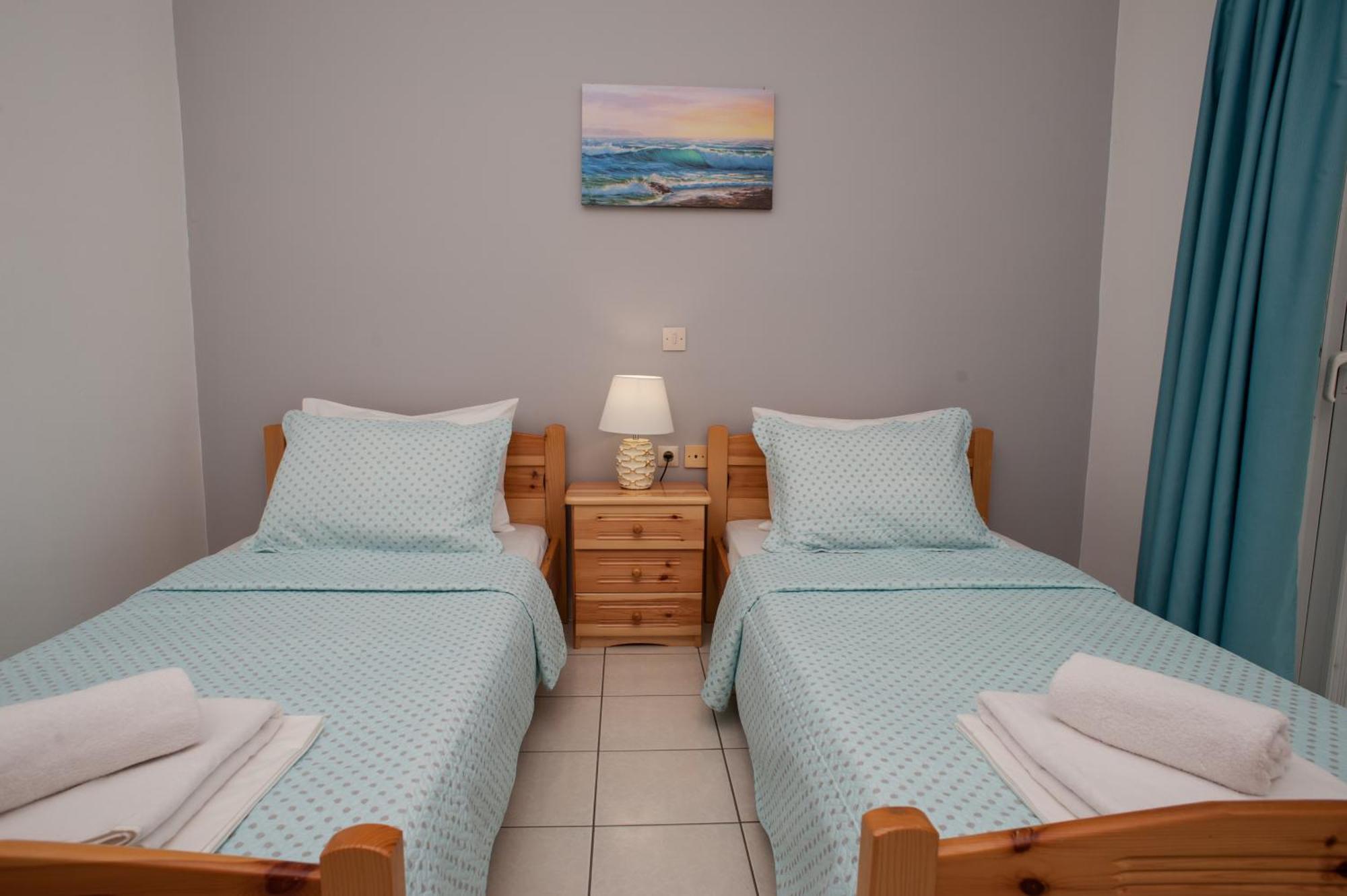 Elaionas  Erodios Apartments الغرفة الصورة